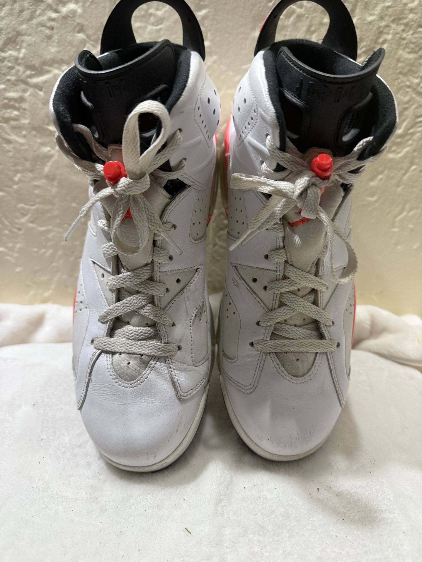 MICHAEL JORDAN SNEAKERS SIZE 11 WHITE VERY GOOD CONDITION
