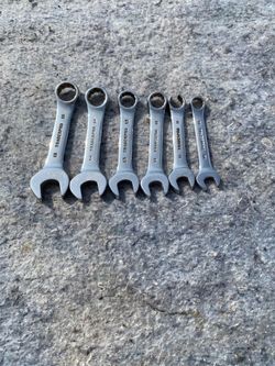Stubby wrenches