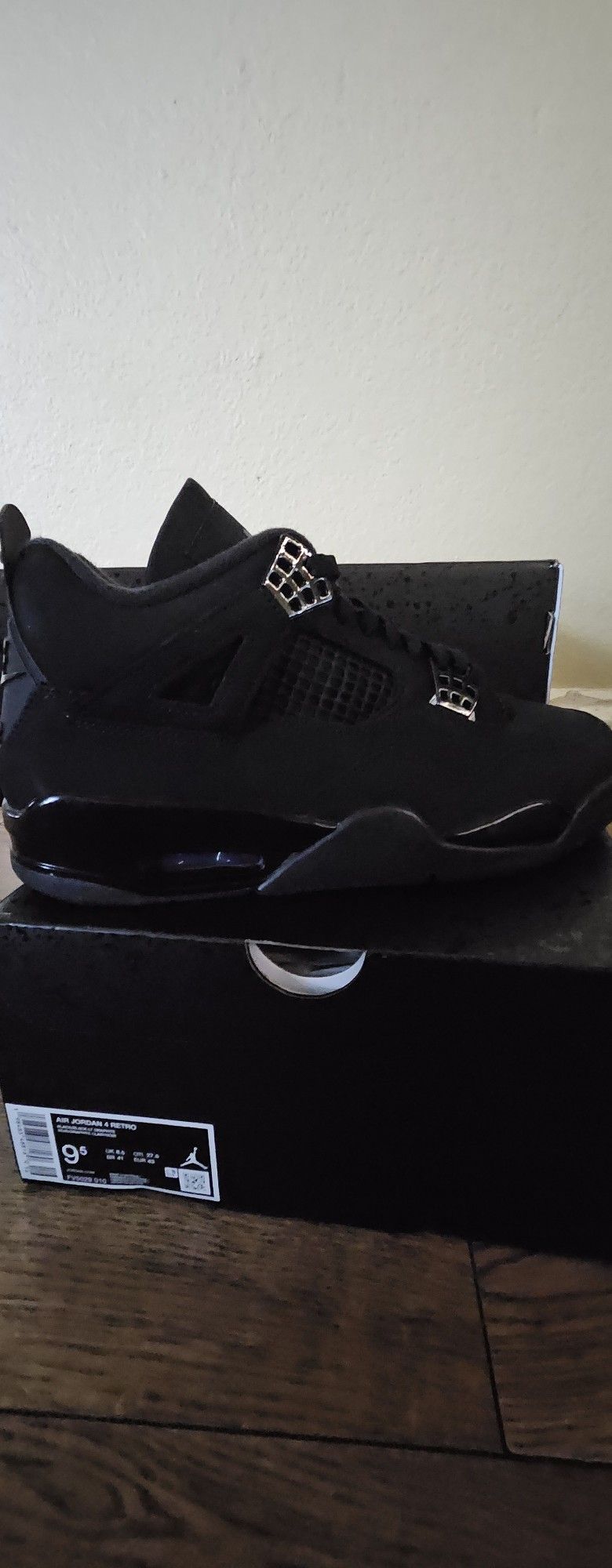 Jordan Retro 4 Black Cats 2025 (Size 9.5)