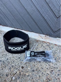 Rogue Nylon Weightlifting Belt and Oso Barbell Collars