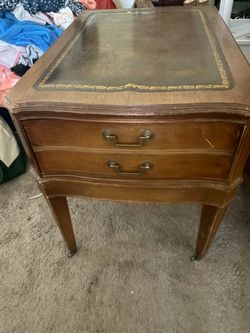 Vintage End Table nice wheels