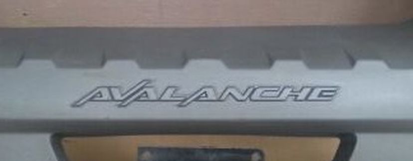 OEM GM grille/brush 2002-2006 Chevy Avalanche