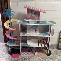 Bratz large Doll House with Accessories