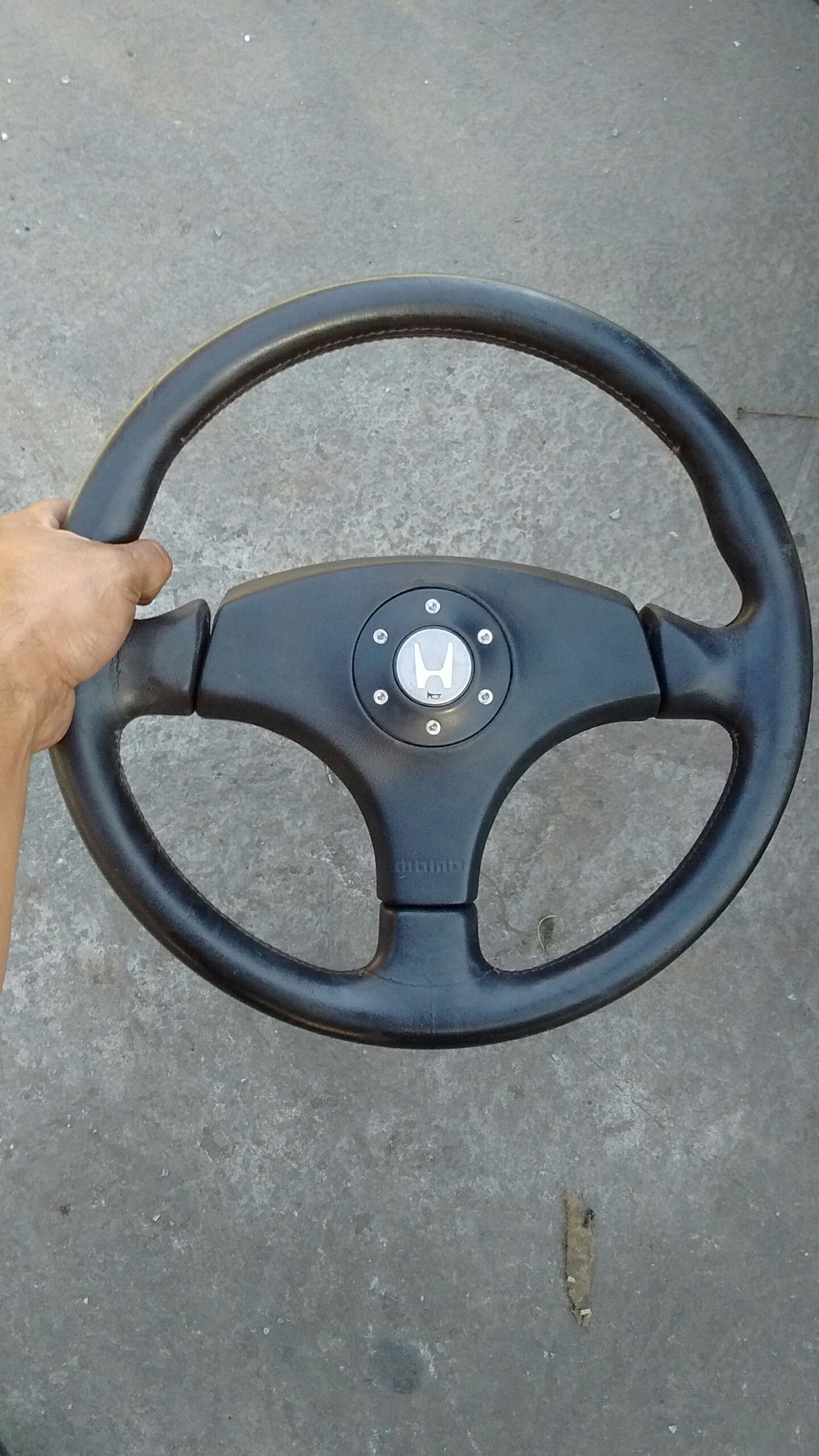 MOMO steering wheel (OEM Honda)