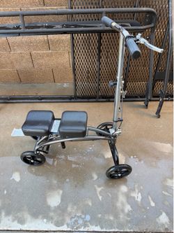Drive Medical Adjustable Height Steerable Knee Walker Knee Scooter Leg Walker