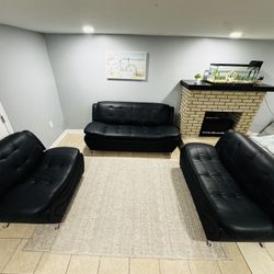 FREE DELIVERY AND INSTALLAT 🚚 Brand New in Box 📦 3 - Piece Living Room set Black Leather