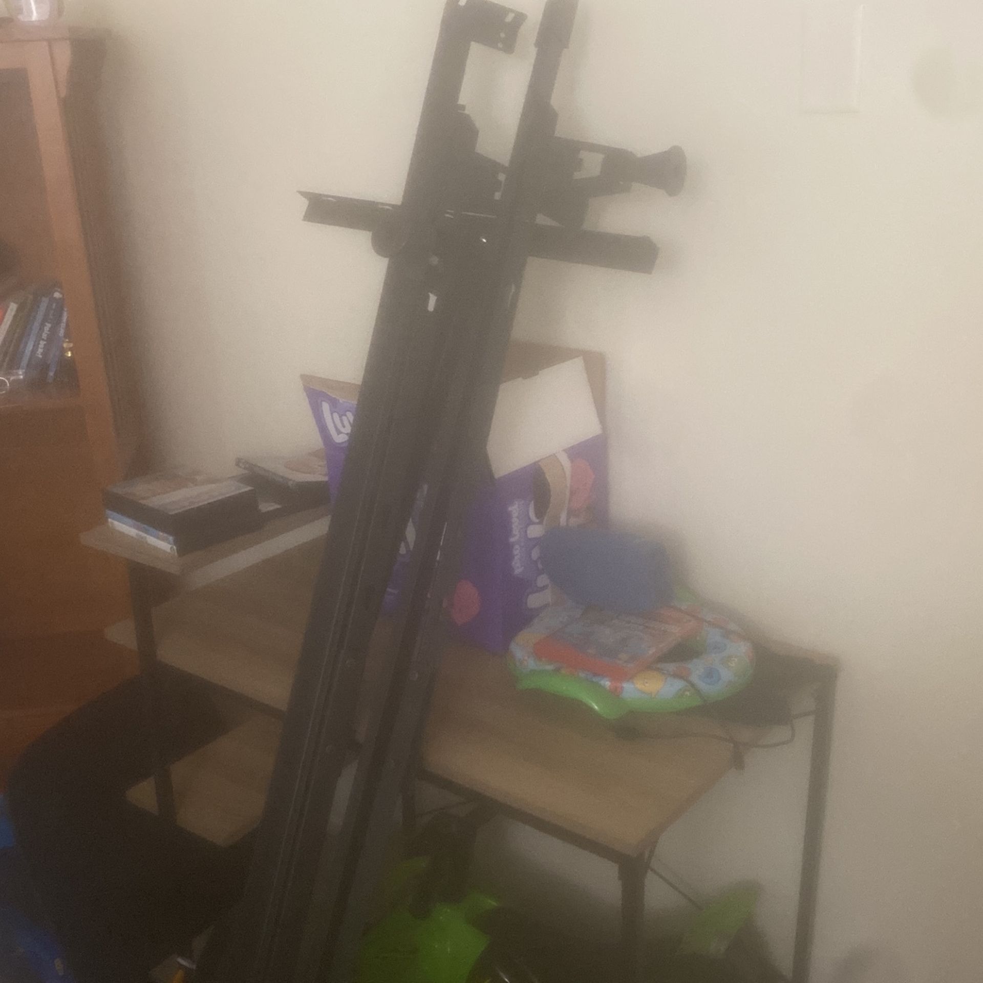 QUEEN/TWIN BED FRAME