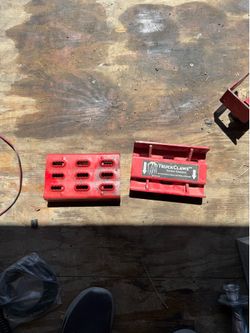 Truck claws