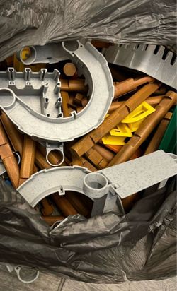 Lodge Toys / building