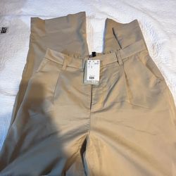 Pantalon .