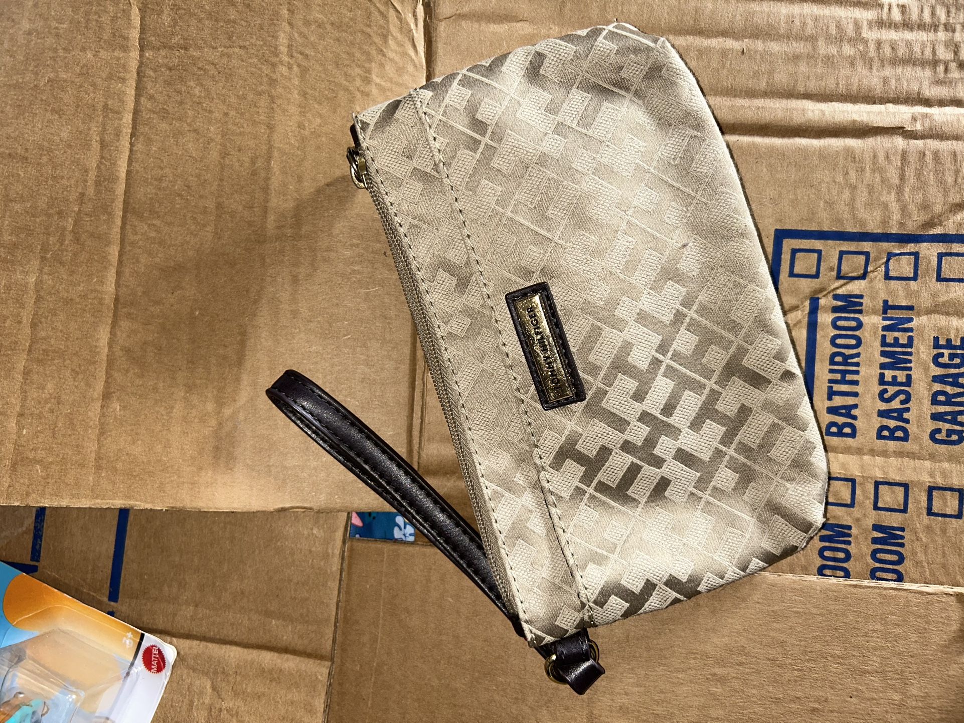 Tommy Hilfiger Clutch