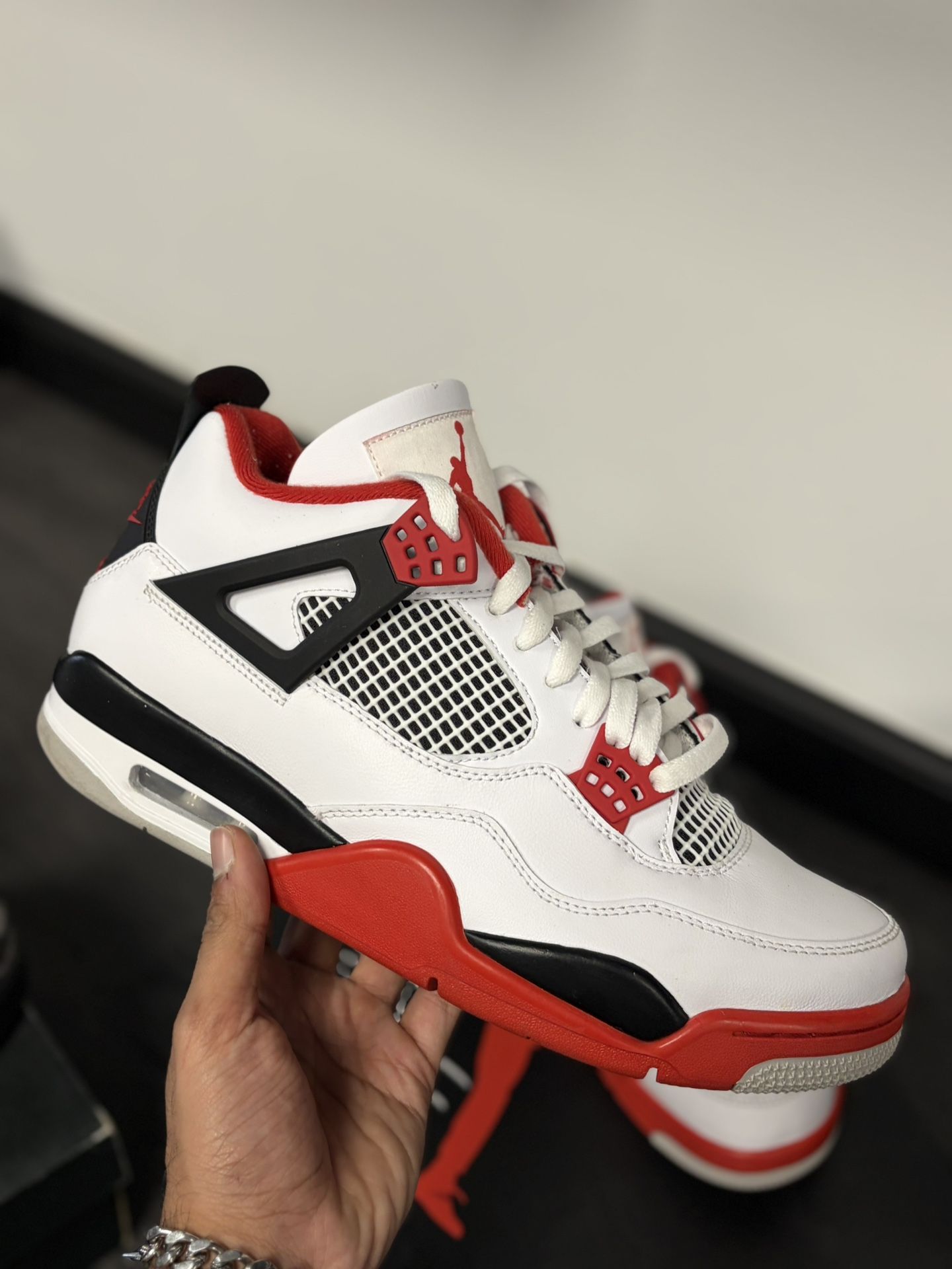 Jordan 4 Fire Red