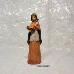 Pilgrim Style Harvest Lady Figurine Resin Thanksgiving Fall Farmhouse Decor
