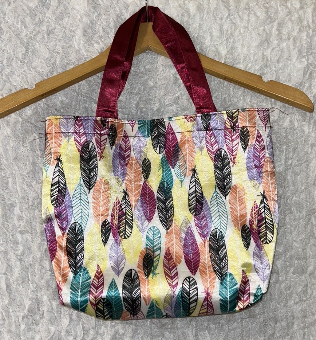 Feather Pattern Tote Bag 