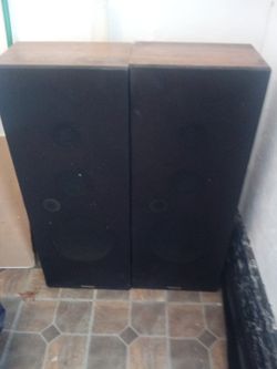 Floor speakers