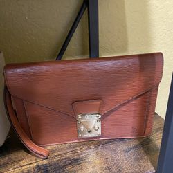 Louis Vuitton Dragonne Epi Clutch