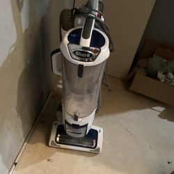 Shark left away vacuum