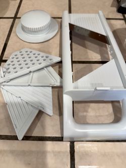 Madeleine slicer and grater