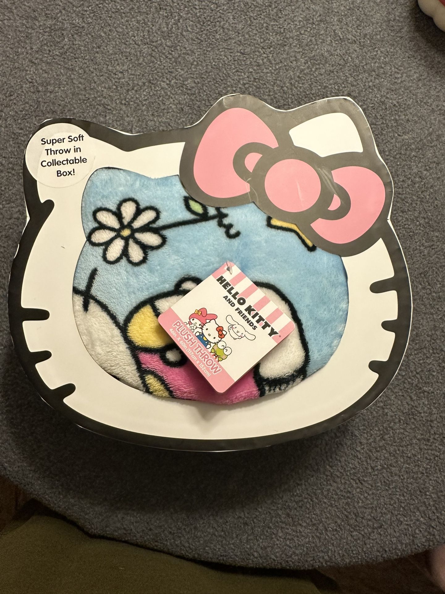 Hello Kitty, Plush Throw Blanket