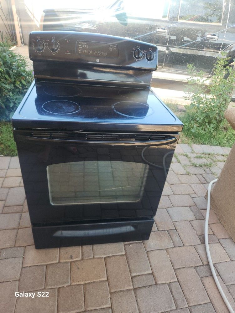 Vuen Dia ..mi Rasa Vendo Estufa Electrica Muy Buenaa Condisiones Seminueva Barata Pido ..160 Poreya Pak Sevalla