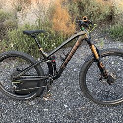 2025 Fox Factory 36 (Grip X2) - Trek Fuel EX 9.8 Carbon (Gen 5) - Size Medium