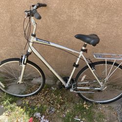 For Sale: Schwinn Wayfarer 700c Hybrid Bike – 7-Speed, Retro Steel Frame