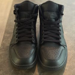 Jordan 1 Mid All Black 11.5