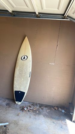 Surfboard 6’3
