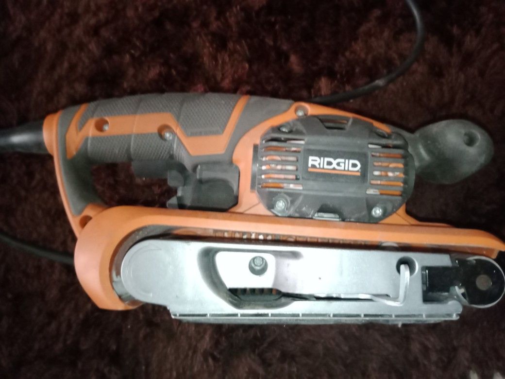 RIDGID 6.5 Amp Corded 3 in. x 18 in. Heavy-Duty Variable Speed Belt Sander 0