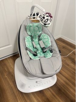 4moms MamaRoo Multi‑Motion Baby Swing – Great Condition (Minor Issue)