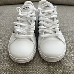 Adidas Grand Court Shoes size 6Y