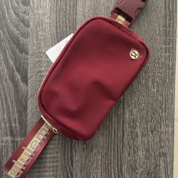 Lululemon Everywhere Belt Bag 