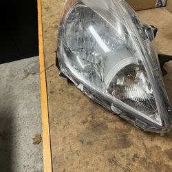 2012-2014 Nissan Versa Passenger Headlamp 