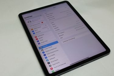 Apple iPad 5th Gen- Space Grey- 64GB (Model: A2588)