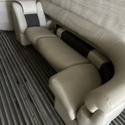 Pontoon Couches Brand New 