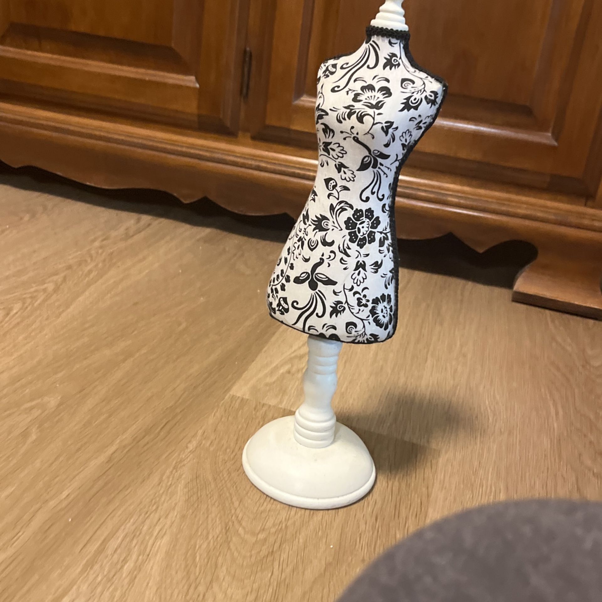 Dress Statue Necklace Holder