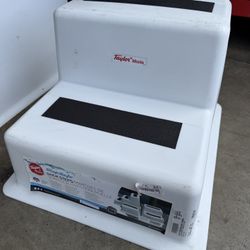 TAYLOR MADE 47200 Stepsafe Dock Step - Double Tread