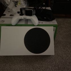 Series S Xbox & Apple Watch Series 5 (Nike)