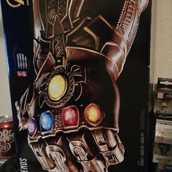 Marvel Legends Series Infinity Gauntlet Articulated Electronic Fist