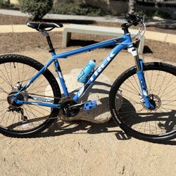 “TREK”  WAHOO 29’er. 6’ Taller Rider.  Big Boys Bike!!!