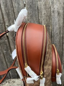 Coach Carrie Backpack 23 In Signature Canvas for Sale in Arlington, TX -  OfferUp