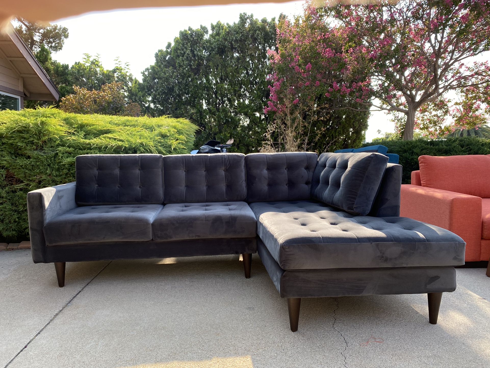 Joybird Eliot Apartment Sectional Royale Gunmetal Velvet Retail $3800 Mcm Mid Century Modern