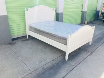 Queen Bed