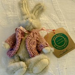 🐰 Vintage Boyd’s Bears Archive Collection Bunny “Sara”
