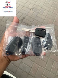 Toyota and Scion Car Keys and remotes / Toyota, and Scion llaves y remotos/ llaves para carro / llaves de carro / key fobs