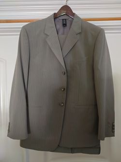 Claiborne Men's Suit Size 42S Pants 36/30 Olive Mint Condition