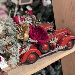 Goldee Noeleen – Vintage Red Truck Christmas Floral 🎄🛻