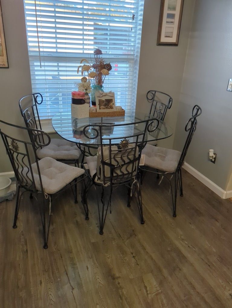 Wrought Iron Dining Table W/ 5 Chairs