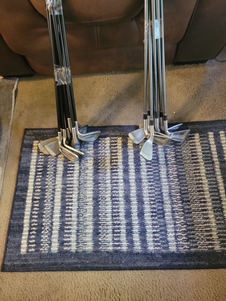 8 Linear Dynamics Clubs 8 Crown Viper Clubs