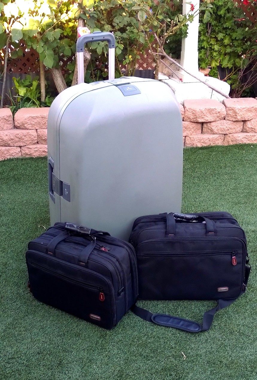 Large Luggage Hard Case Multi-directional spinner wheels / Black Laptop Or Camera Equipment Bags
